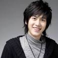 rambut, baju, dan make up.
