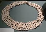 File:HMB Muschelhalsschmuck Bronzezeit 1700 BC.jpg - Wikimedia Commons