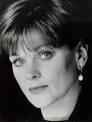 http://images4.wikia.nocookie.net/__cb20120329223660/jamesbond/images/4/49/Samantha-Bond-2.jpg