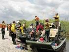 Film tv crew in wildlife show - via Daymix