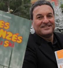 La cour d&#39;appel de Versailles a confirmé hier que le chanteur Jean-Denis Perez, qui réclame près de 800 000 € de dommages et intérêts et de royalties, ... - 201009301523