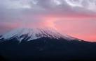 あけましておめでとうございます_Mount. Fuji in rose pink | Flickr ...
