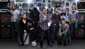 Fernando Torres joins Lionel Messi, Jack Wilshere and Sergio Aguero in Pepsi max campaign | Mail Online - article-2104241-11D683C9000005DC-89_634x366