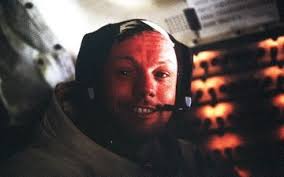 August 2012: Der erste Mensch auf dem Mond, der US-Astronaut Neil Amstrong, ...