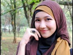 TUTORIAL HIJAB PERSIAPAN KERUDUNG CANTIK UNTUK CEWEK MENJELANG ...