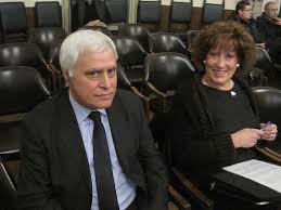 I nuovi consiglieri del Pd, Giuseppe Tiana e Irene Riva, in attesa di prendere ufficialmente posto tra i banchi del consiglio comunale. - lecco_consiglio_comunale1