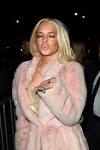lindsay lohan nipple slip
