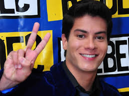 Arthur Aguiar diz que j&aacute; est&aacute; com saudade de Rebelde - Jovem - R7