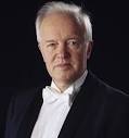 (The world-renowned De Waart,