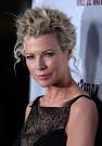 Kim Basinger - Premiere Of
