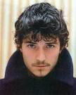 ALEX : interpretado por