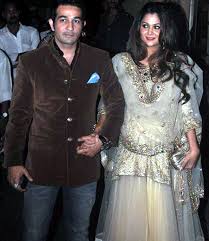 Amrita Arora arriving with hubby Shakeel Ladak at Sangeet Ceremony ... - ldxx58owrtp7qesb.D.0.Amrita-Arora-arriving-with-hubby-Shakeel-Ladak-at-Sangeet-Ceremony-of-Saif-Ali-Khan-and-Kareena-Kapoor-at-their-new-Bandra-Residence-in-Mumbai