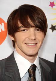 دريك باركر DrakeBell_Mazur_8126948_400