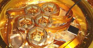 The CDMS II experiment uses