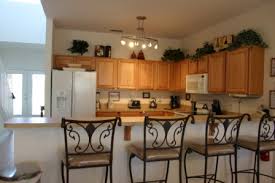 Fully Equipped Kitchen with Breakfast Bar