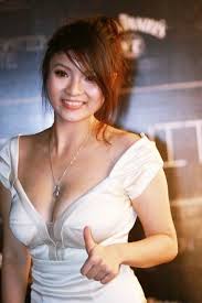 thuy top