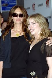 Lisa Roberts Gillan is Julia