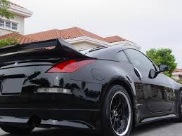 black nissan 350z