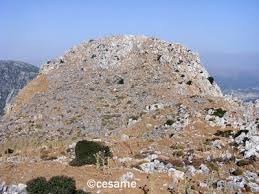 http://t2.gstatic.com/images?q=tbn:JrYCGwOHZblDkM:http://crete.decouverte.free.fr/Lassithi%2520pic%2520de%2520karfi.