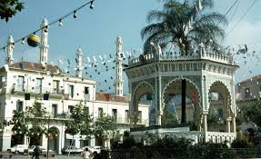 http://t2.gstatic.com/images?q=tbn:JrzS5pC4g7HmUM:http://www.horizon-virtuel.com/afrique/algerie/blida-ville.jpg