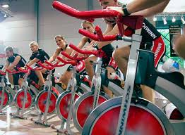 Sport- en Danscentrum The Move uit Torhout organiseerde een spinning- en squashmarathon ten voordele van 'Een Hart voor West-Vlaanderen'.