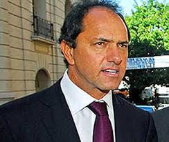 http://images.google.com.ar/imgres?imgurl=http://contintanorte.com.ar/wp-content/uploads/2009/12/dan-scioli.jpg&imgrefurl=http://contintanorte.com.ar/?p=7152&usg=__HwDt9l-_bMQNokhOXUsYhVSUDN4=&h=296&w=350&sz=19&hl=es&start=4&um=1&itbs=1&tbnid=PNpSYcQOa5rALM:&tbnh=101&tbnw=120&prev=/images?q=scioli&um=1&hl=es&sa=G&tbs=isch:1