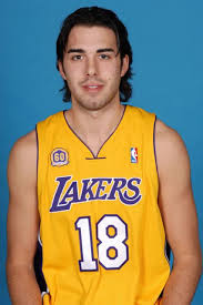 sasha vujacic sitting