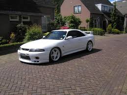 skyline r33