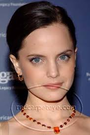 Mena Suvari