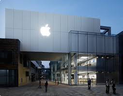 Beijing Apple Store rushed