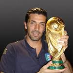 http://t2.gstatic.com/images?q=tbn:V8JaU5tTooc1RM:http://fr.fifa.com/mm/photo/classic/trophywinners/buffon_28527.jpg