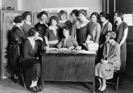 Margaret-Sanger-and-supporters