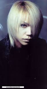 <img:http://t2.gstatic.com/images?q=tbn:ZD6ueaCDeWkSrM:http://img.photobucket.com/albums/v520/battie_2170/Music/Shinya13.jpg&t=1>