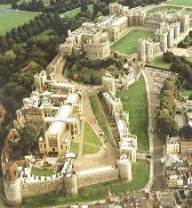 http://t2.gstatic.com/images?q=tbn:ZIuGmcpYlWC8KM:http://turizm.lib.ru/img/n/nowak_a_w/london-vi-i/windsor_castle_image.jpg