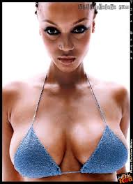 EXCLUSIO Video: Tyra Banks Bikini!!!