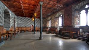 http://t2.gstatic.com/images?q=tbn:iCQi7bmLCxYZVM:http://upload.wikimedia.org/wikipedia/commons/8/8f/Grand_Hall_of_the_Count.jpg