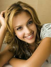 Jessica Alba wants to give