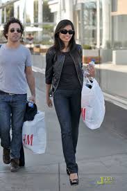 Freida Pinto style