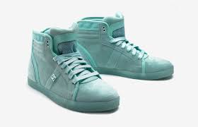 dc sneakers