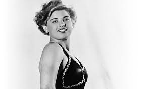 Mae YoungStats