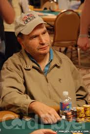 Gabe Kaplan Scoops a Small Pot
