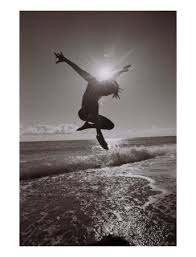 http://t2.gstatic.com/images?q=tbn:u_ZeuHYOoOoyqM:http://imagecache2.allposters.com/images/pic/PTGPOD/825041~Silhouette-Of-Dancer-Jumping-Over-Atlantic-Ocean-Posters.jpg&t=1