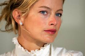 Carolyn Murphy no clothes