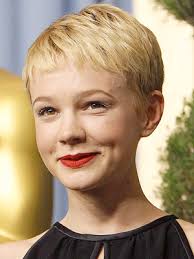 Carey Mulligan up skirt