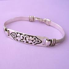 celtic shamrock design
