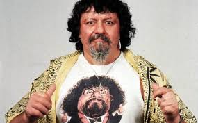 Lou Albano สูง: 5 foot