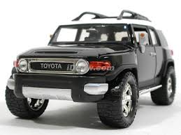 2007 Toyota FJ Cruiser diecast model car 1:24 scale die cast by Jada Toys