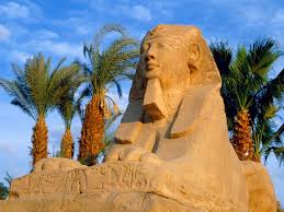 تعالوا شوفوا راوعة مصر Sphinx-luxor-egypt