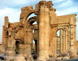 أهم المعالم الأثرية في سورية Roman_ruins_palmyra_syria_photo_gov