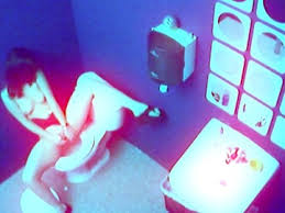 Fleib.com - bathroom spy cam